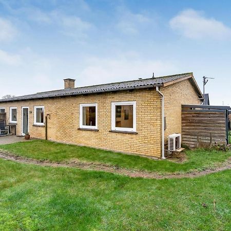 Beautiful Home In Nakskov With Kitchen エクステリア 写真