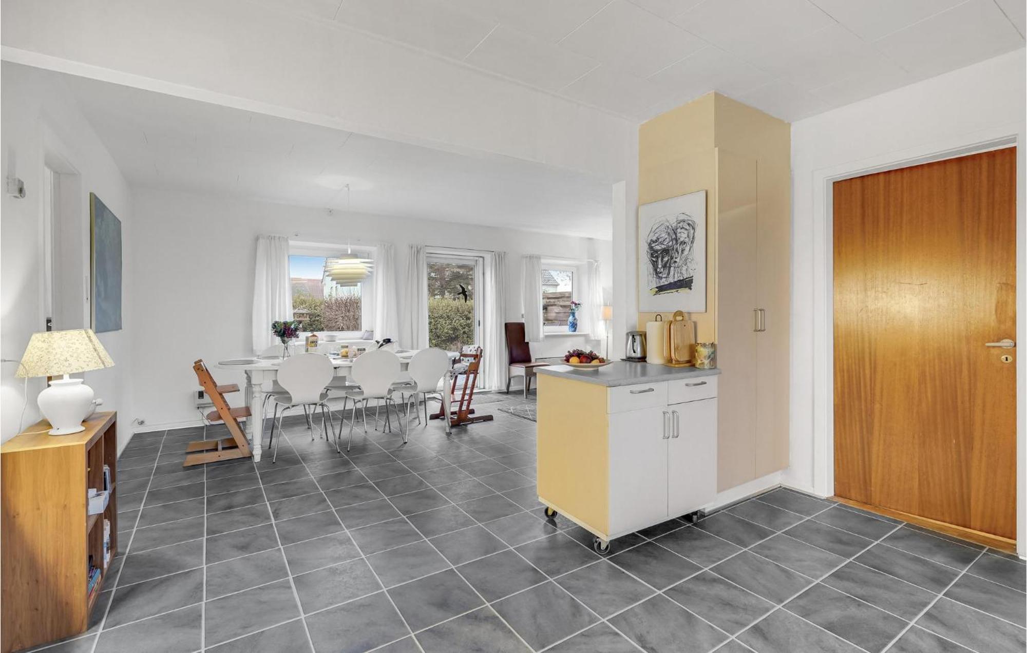 Beautiful Home In Nakskov With Kitchen エクステリア 写真